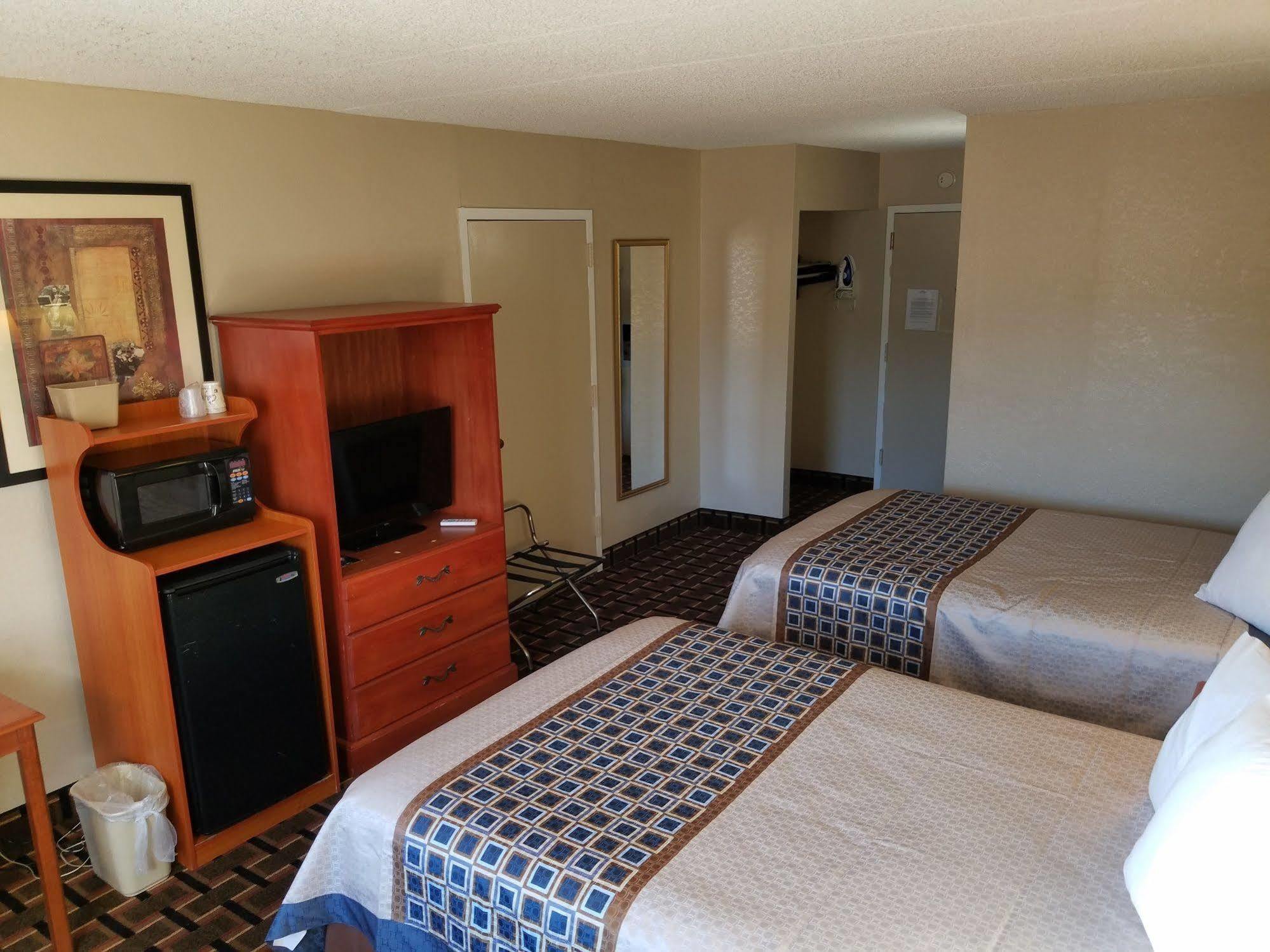 Red Roof Inn Richmond, Va - W Broad St Henrico Exterior photo